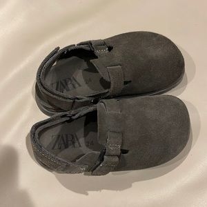 ZARA leather clogs size 8 never been worn.